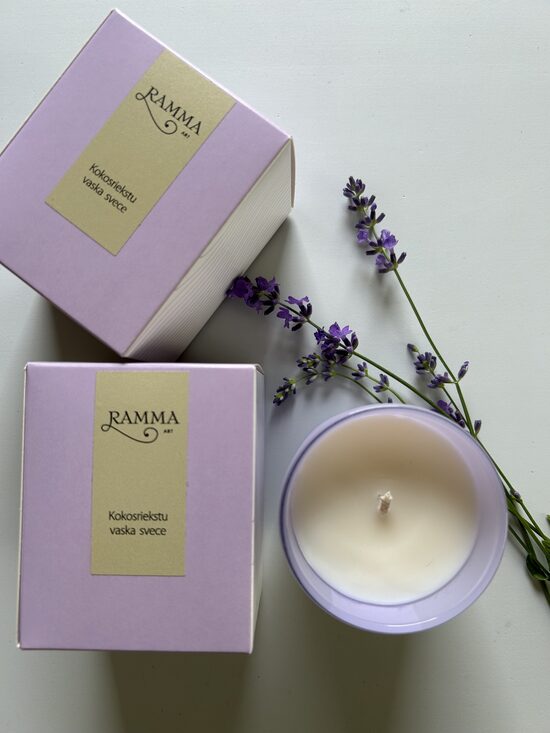 Kokosriekstu vaska svece ar lavandas aromātu